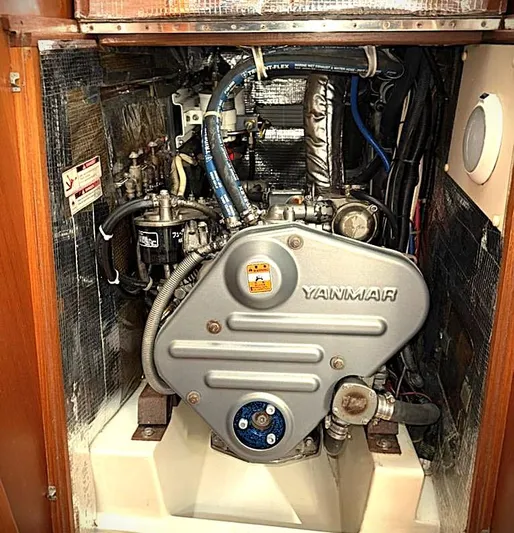 Azure Yacht Photos Pics Engine compartment of a 2005 Pacific Seacraft 40 sailboat with Yanmar engine.