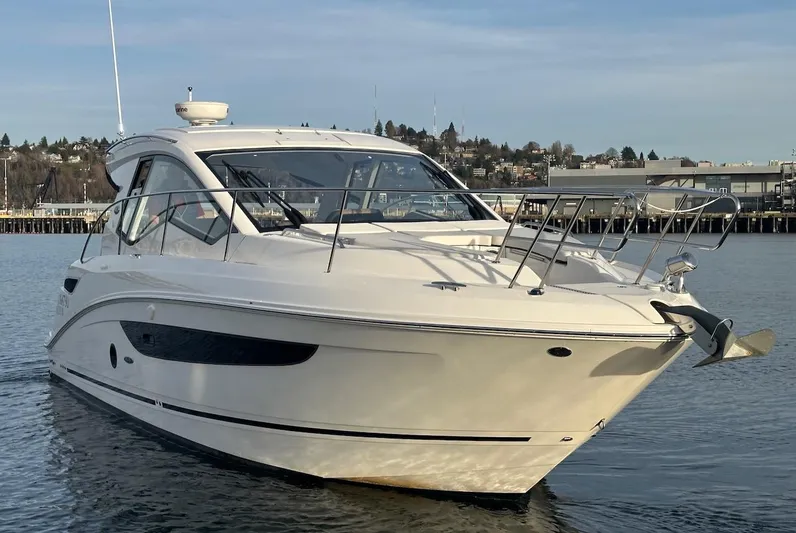 Natsu Yacht Photos Pics 