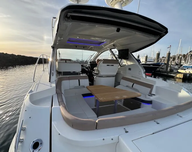 Natsu Yacht Photos Pics 