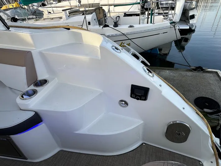 Natsu Yacht Photos Pics 