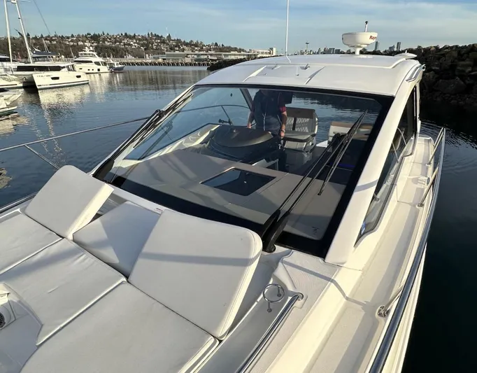 Natsu Yacht Photos Pics 