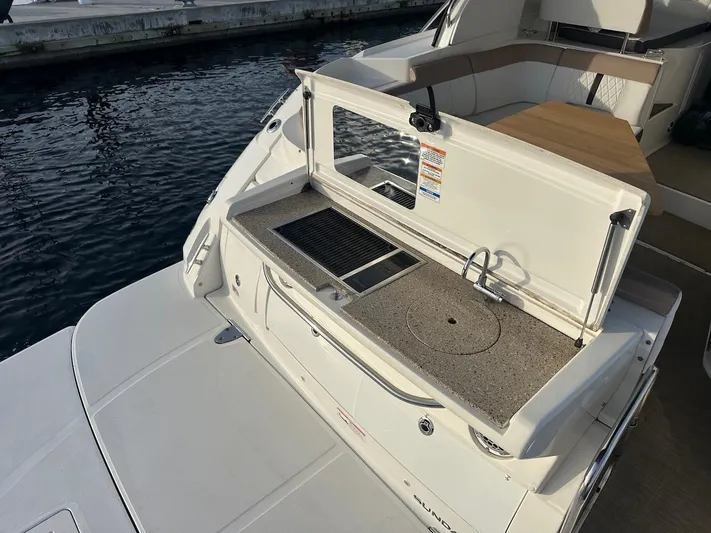 Natsu Yacht Photos Pics 