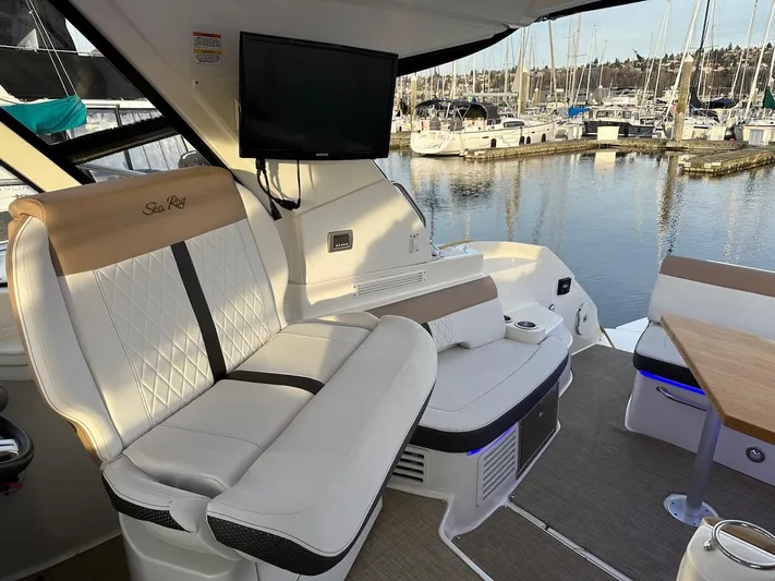 Natsu Yacht Photos Pics 