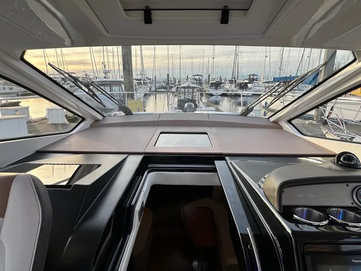 Natsu Yacht Photos Pics 