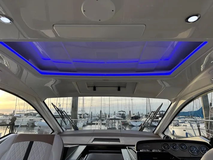 Natsu Yacht Photos Pics 