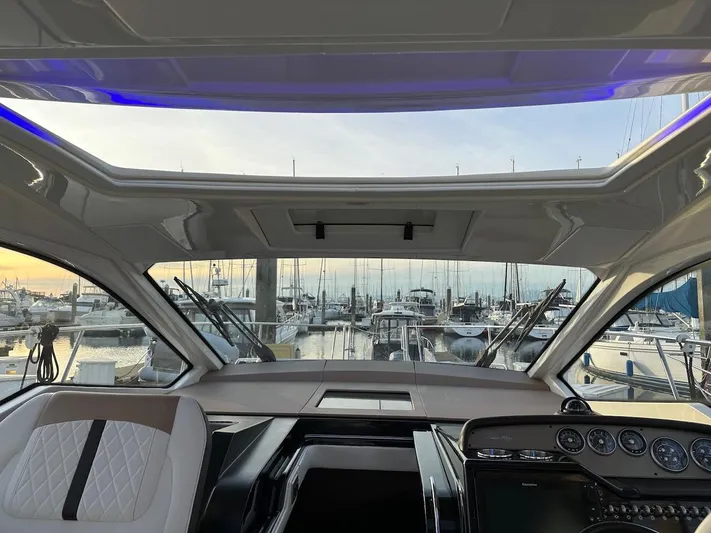 Natsu Yacht Photos Pics 