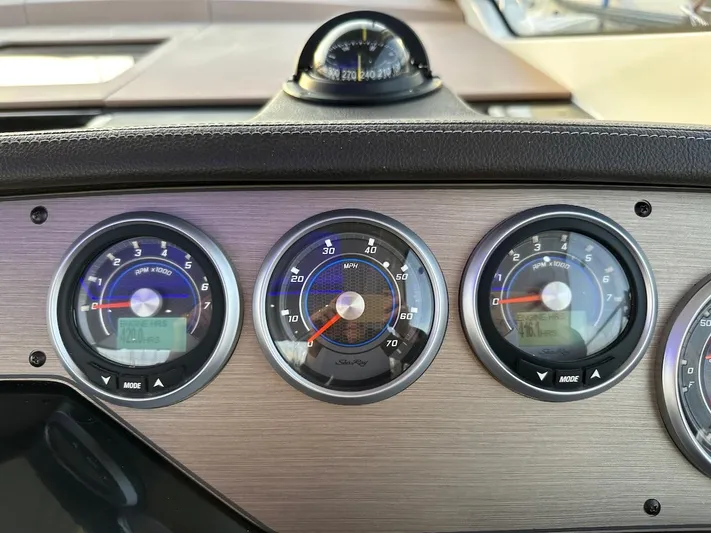 Natsu Yacht Photos Pics 