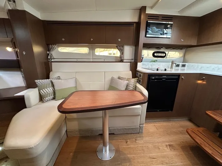 Natsu Yacht Photos Pics 