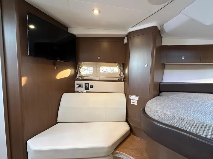 Natsu Yacht Photos Pics 