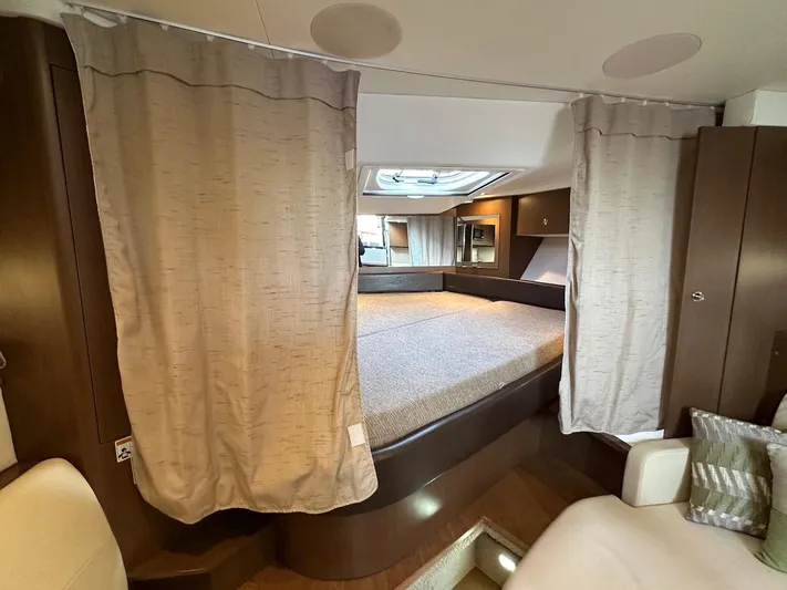 Natsu Yacht Photos Pics 