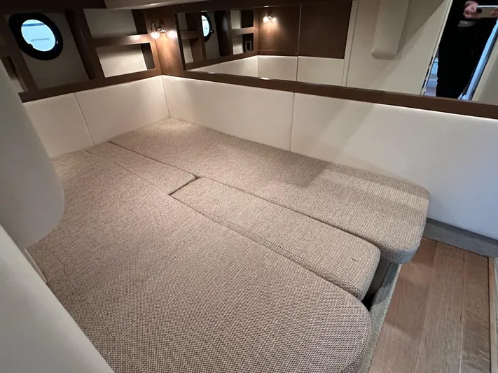 Natsu Yacht Photos Pics 