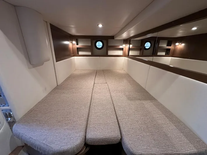 Natsu Yacht Photos Pics 