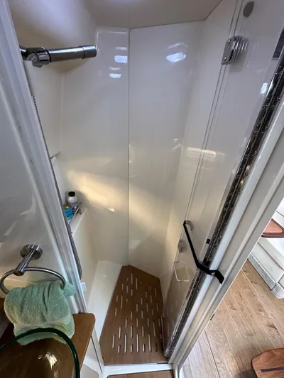 Natsu Yacht Photos Pics 