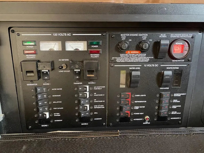 Natsu Yacht Photos Pics 