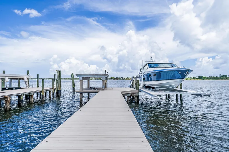 Pivot Yacht Photos Pics 