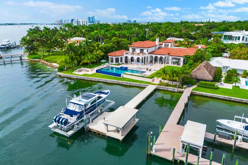 Pivot Yacht Photos Pics 