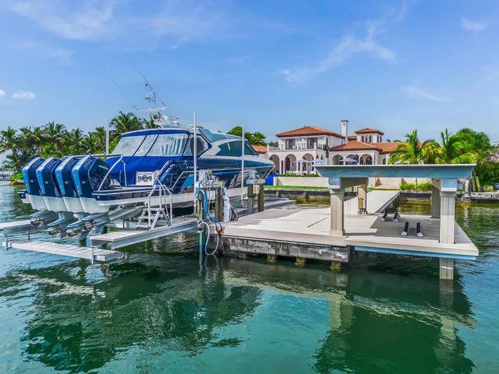 Pivot Yacht Photos Pics 