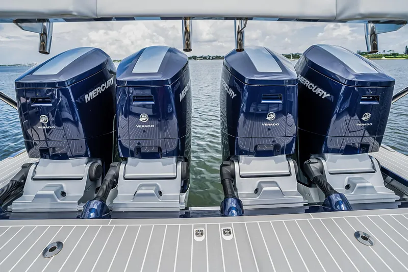 Pivot Yacht Photos Pics 