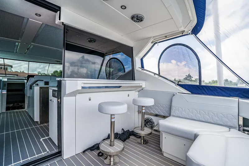 Pivot Yacht Photos Pics 