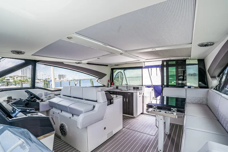 Pivot Yacht Photos Pics 