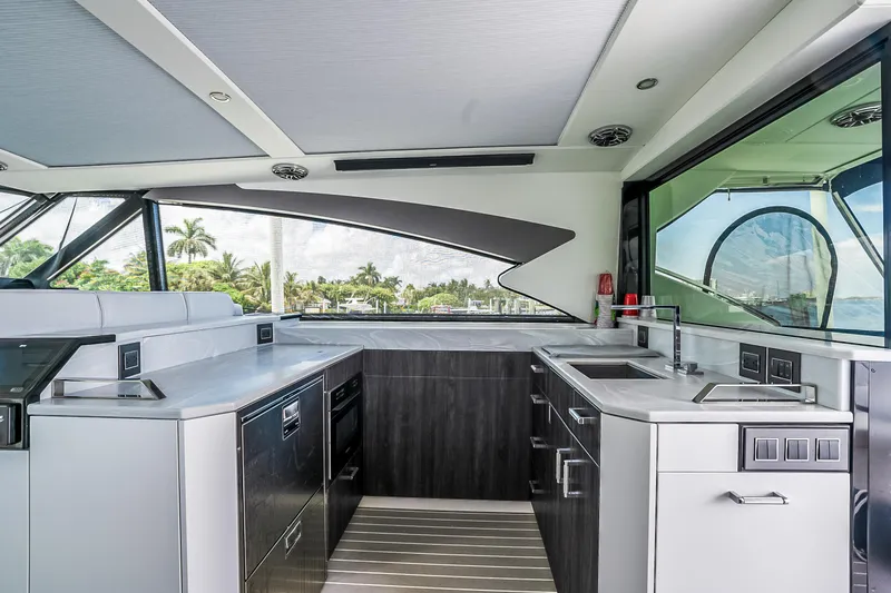 Pivot Yacht Photos Pics 