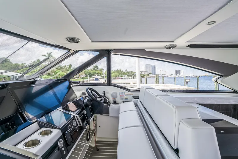 Pivot Yacht Photos Pics 