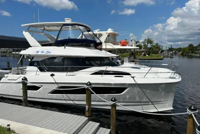 Aquila 44 Yacht