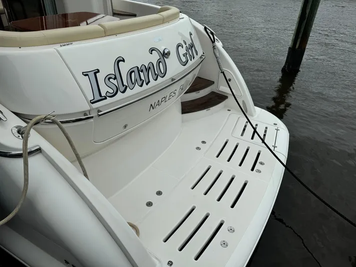 Island Girl Yacht Photos Pics Stern View