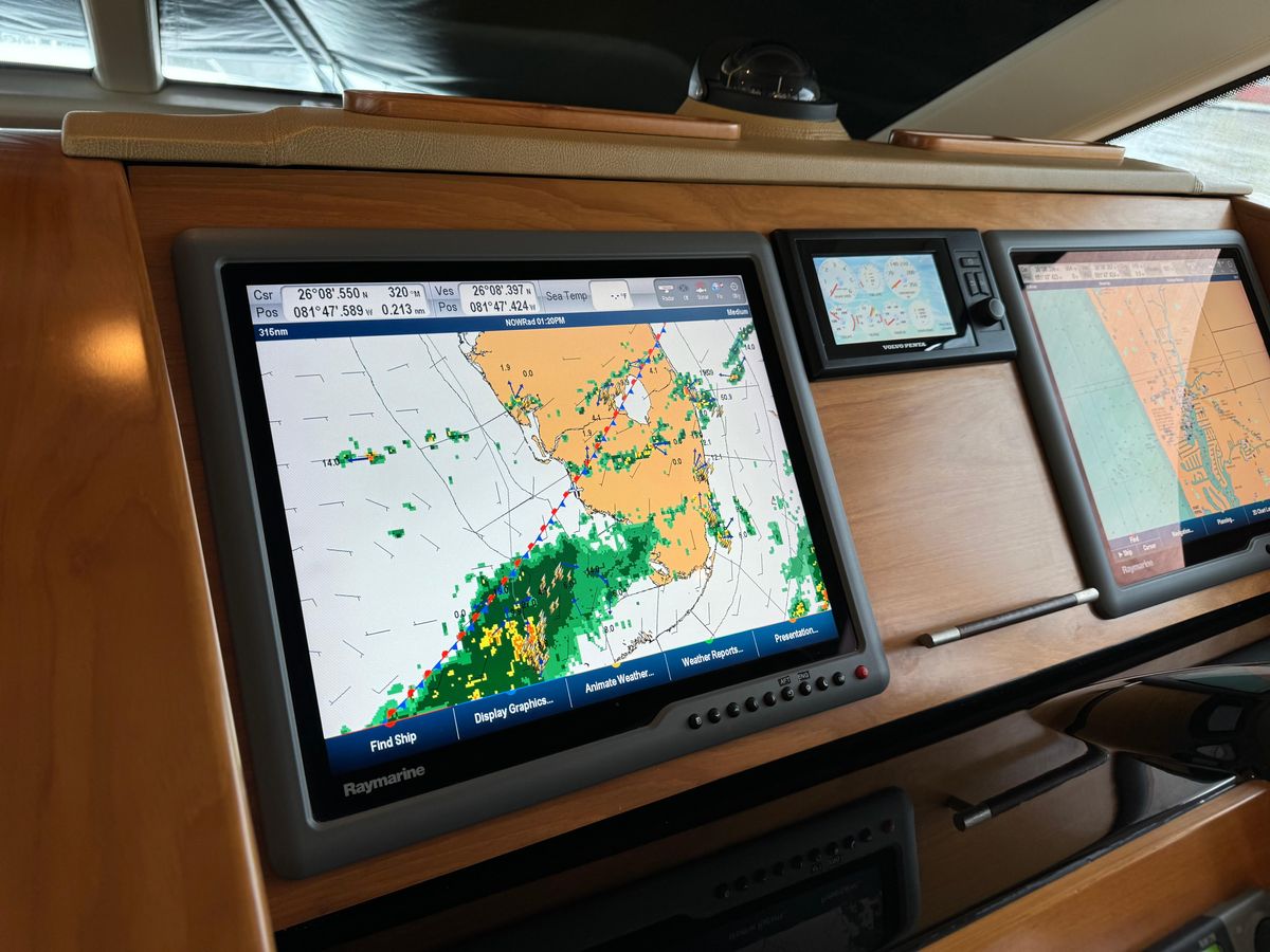 2010 Tiara Yachts 58 