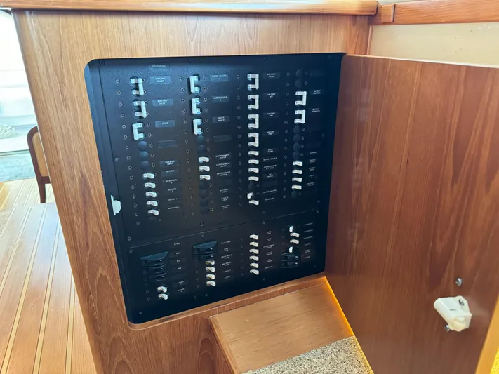 Island Girl Yacht Photos Pics Breaker Panel