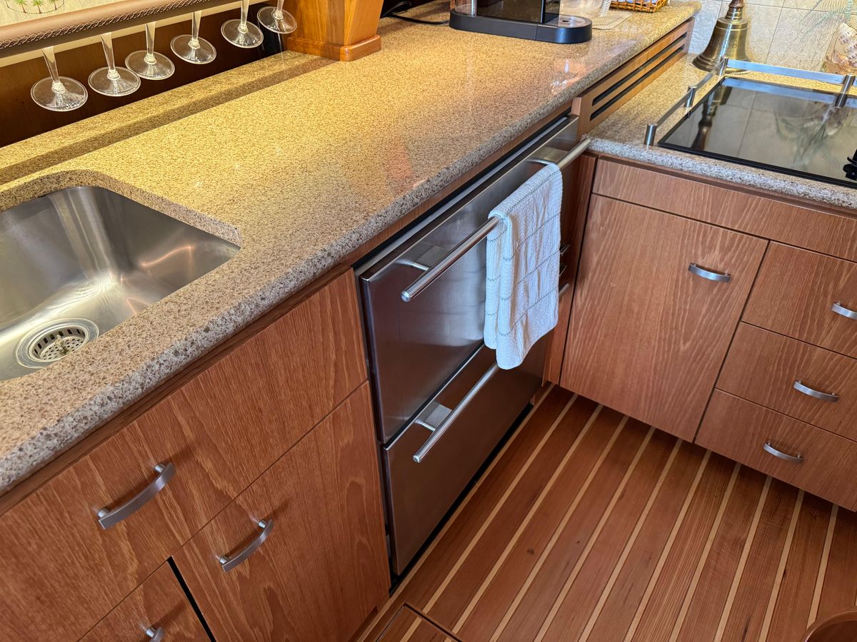 2010 Tiara Yachts 58 