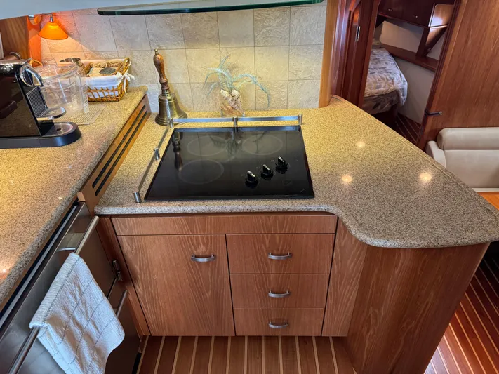 Island Girl Yacht Photos Pics Cooktop