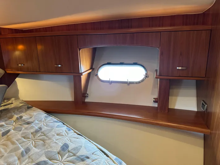 Island Girl Yacht Photos Pics Forward Stateroom