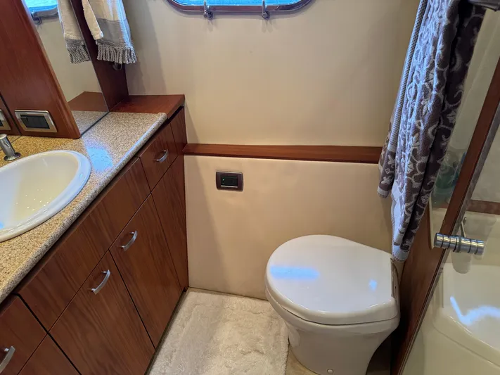 Island Girl Yacht Photos Pics Master Head