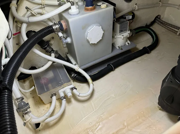 Island Girl Yacht Photos Pics Shower Sump