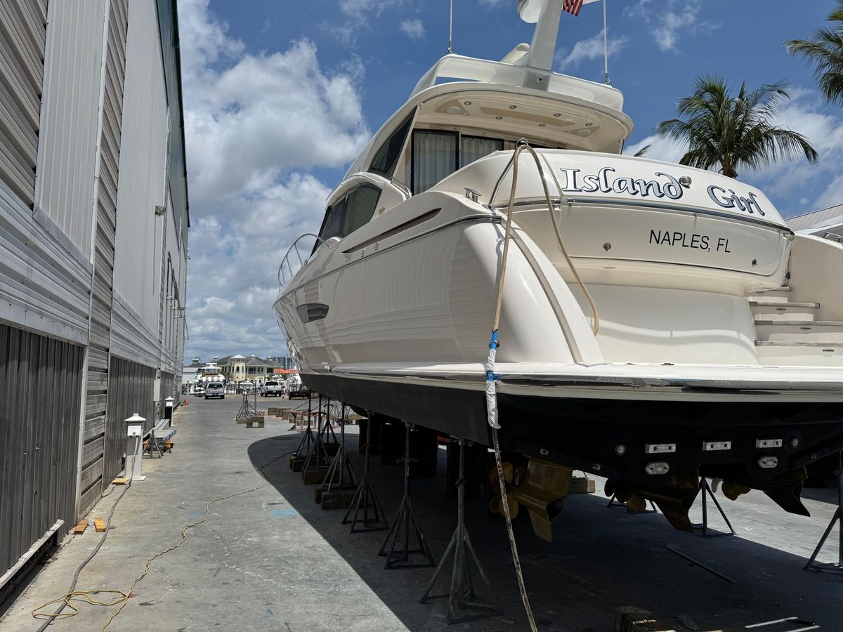 2010 Tiara Yachts 58 