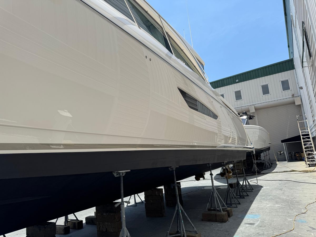 2010 Tiara Yachts 58 