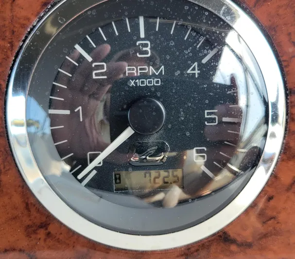 'next Week' Yacht Photos Pics Tachometer of 2000 Sea Ray 380 Aft Cabin showing 725 RPM.