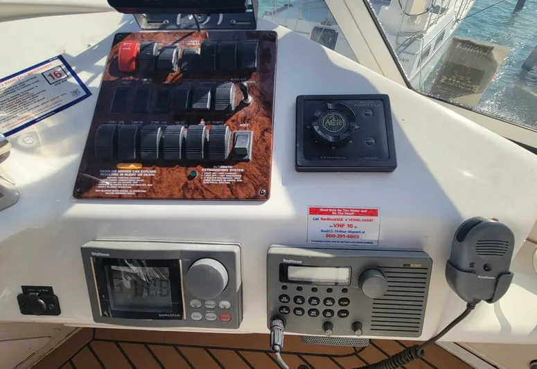 'next Week' Yacht Photos Pics 2000 Sea Ray 380 Aft Cabin - 'Next Week'