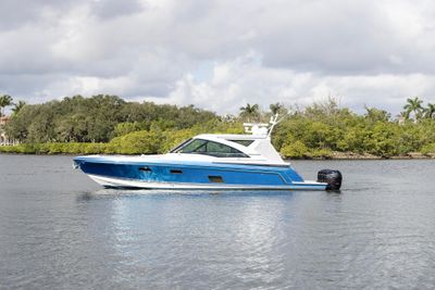 Yacht