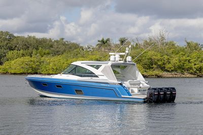 Yacht