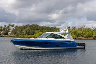 Yacht