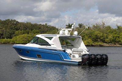 Yacht