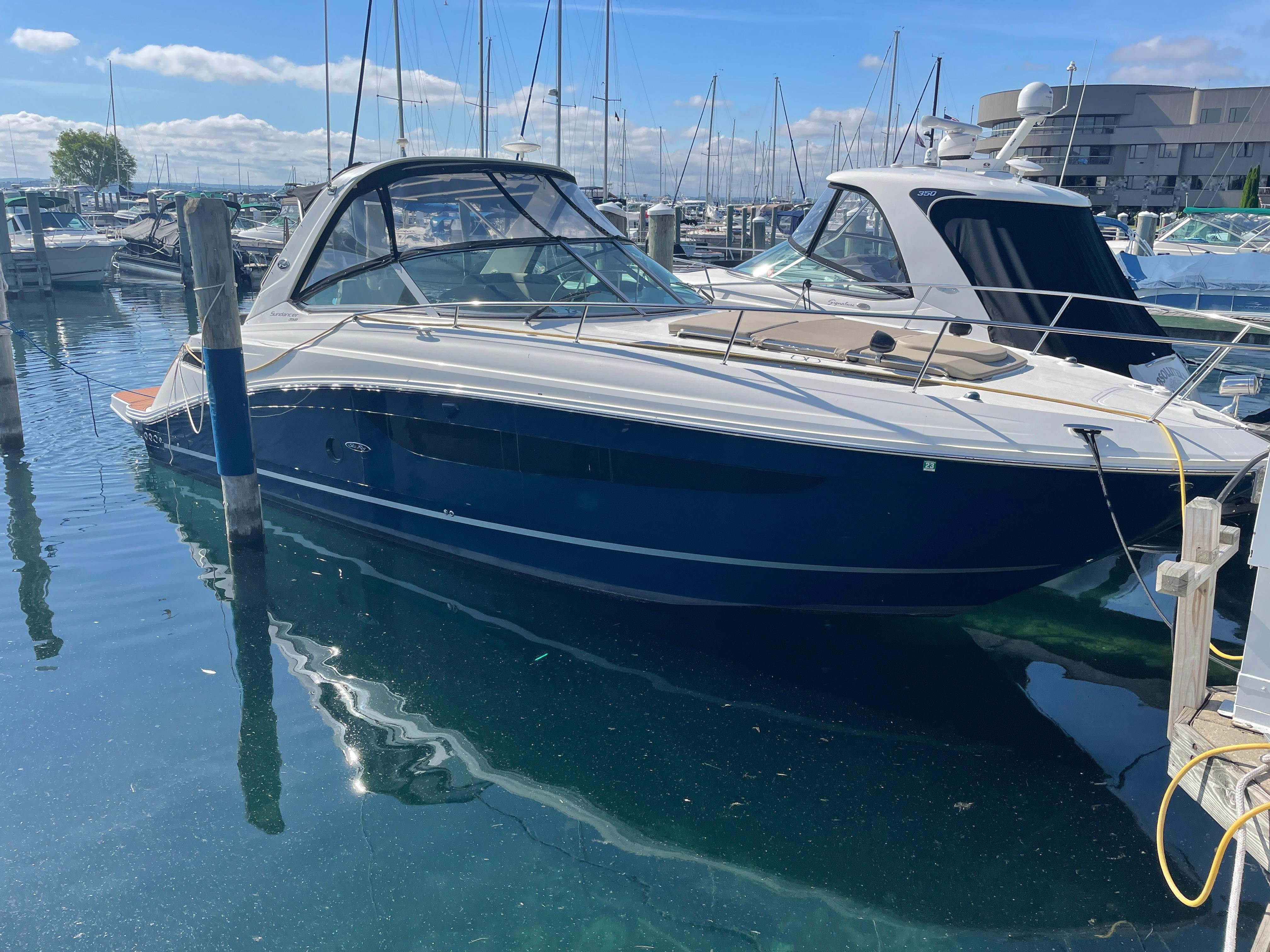 2015 Sea Ray 350 Sundancer