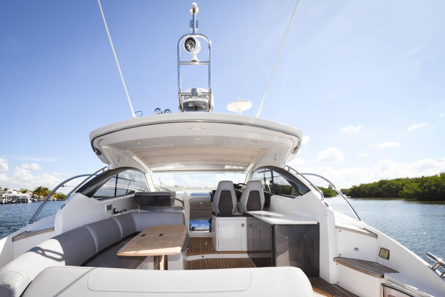 2015 Princess V39