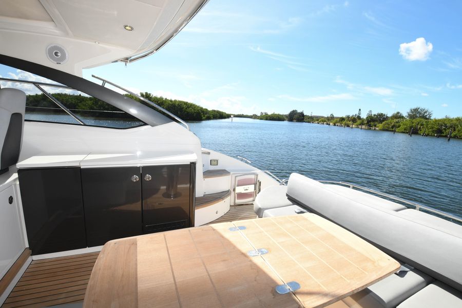 2015 Princess V39