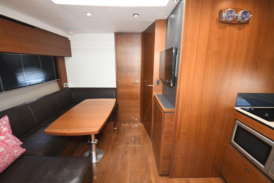 2015 Princess V39