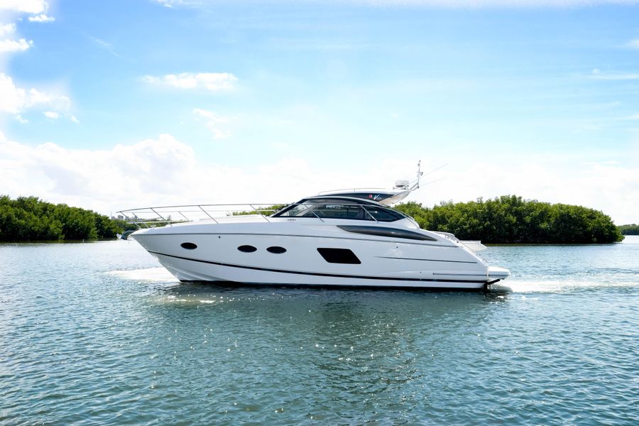 2015 Princess V39