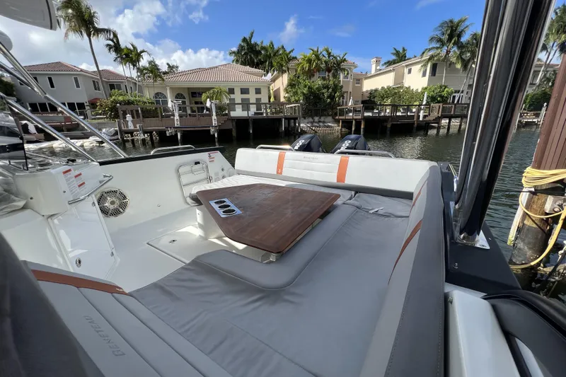  Yacht Photos Pics 2020 Beneteau 32' Flyer 10