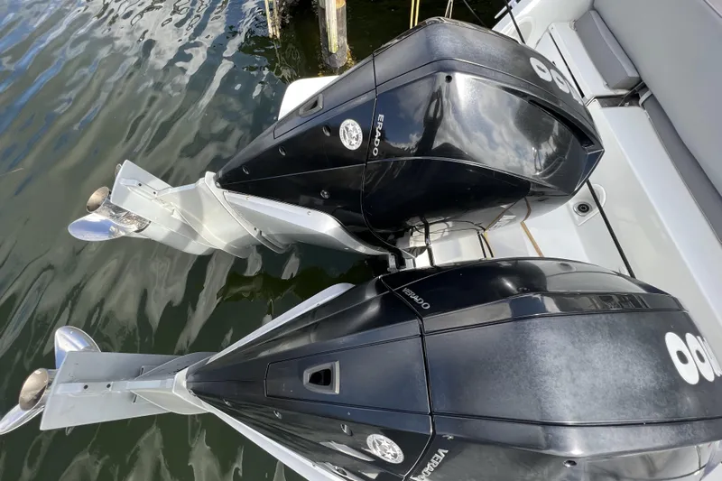  Yacht Photos Pics 2020 Beneteau 32' Flyer 10